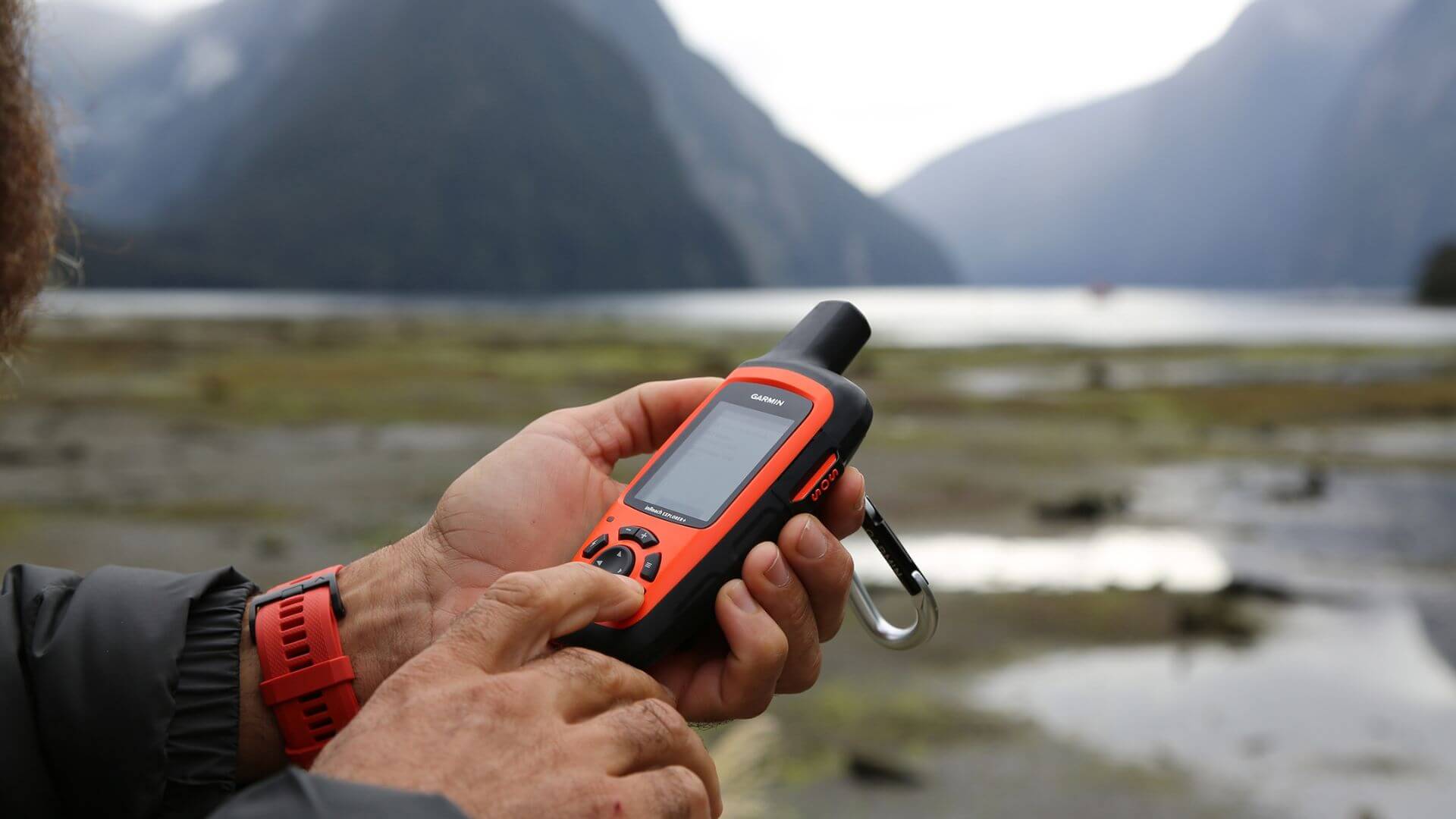 Garmin inReach Explorer®+ Handheld Satellite Communicators with GPS Navigation